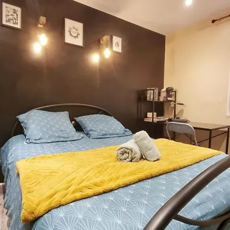 Апартаменти Sleep In - Parking - Centre