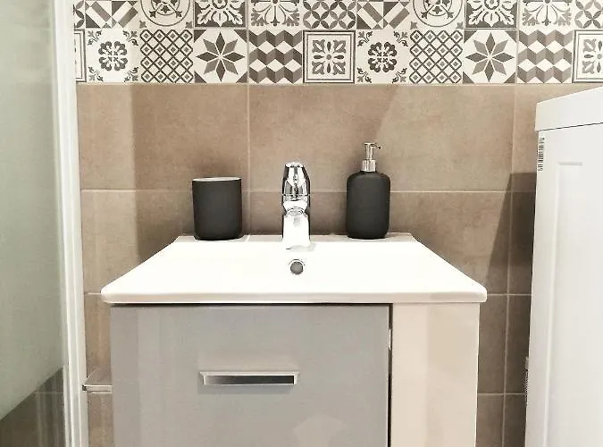 Sleep In - Parking - Centre Apartment